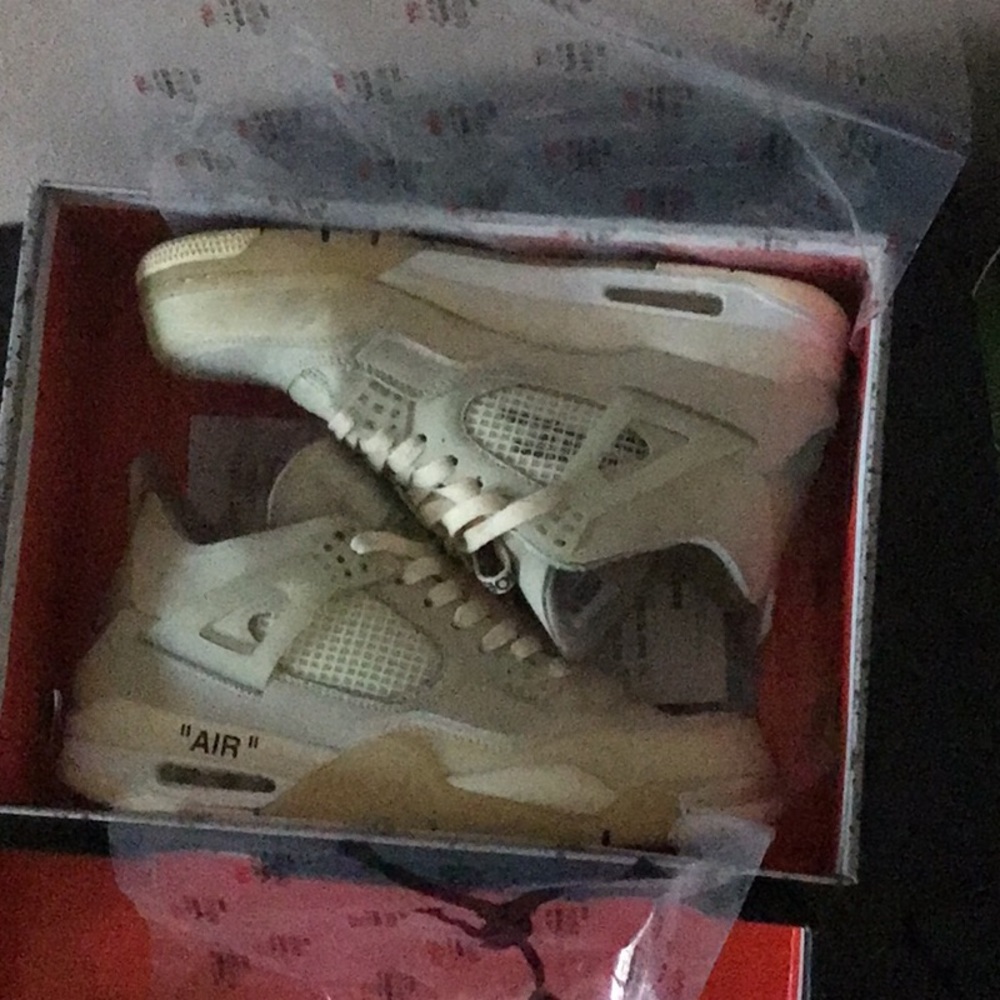 Off white Jordan 4